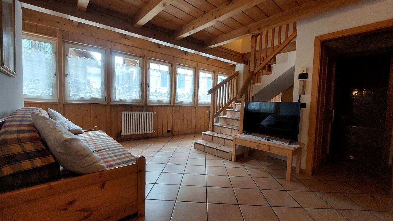 Appartamento Fiocco Di Neve Кампитело ди Фаса Екстериор снимка